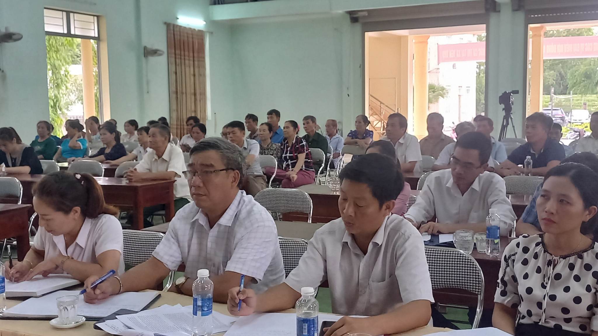 Đại biểu tham dự hội nghị.