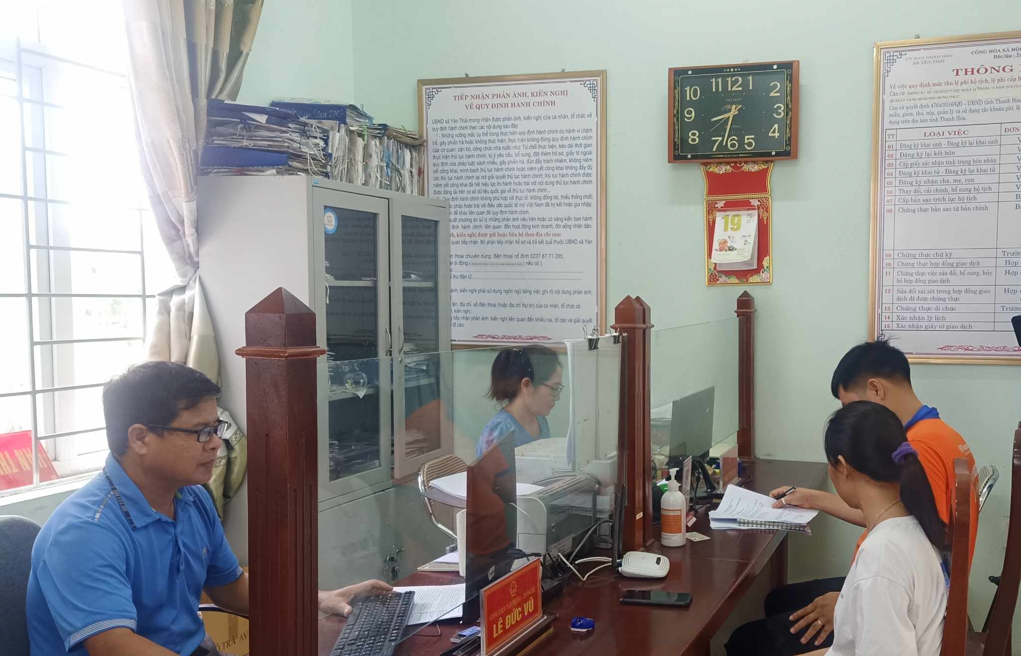 Tại bộ phận một cửa các thủ tục hành chính công đều được giải quyết kịp thời.