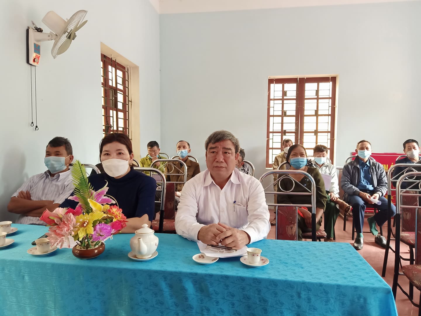 Đại biểu tham dự buổi lễ.