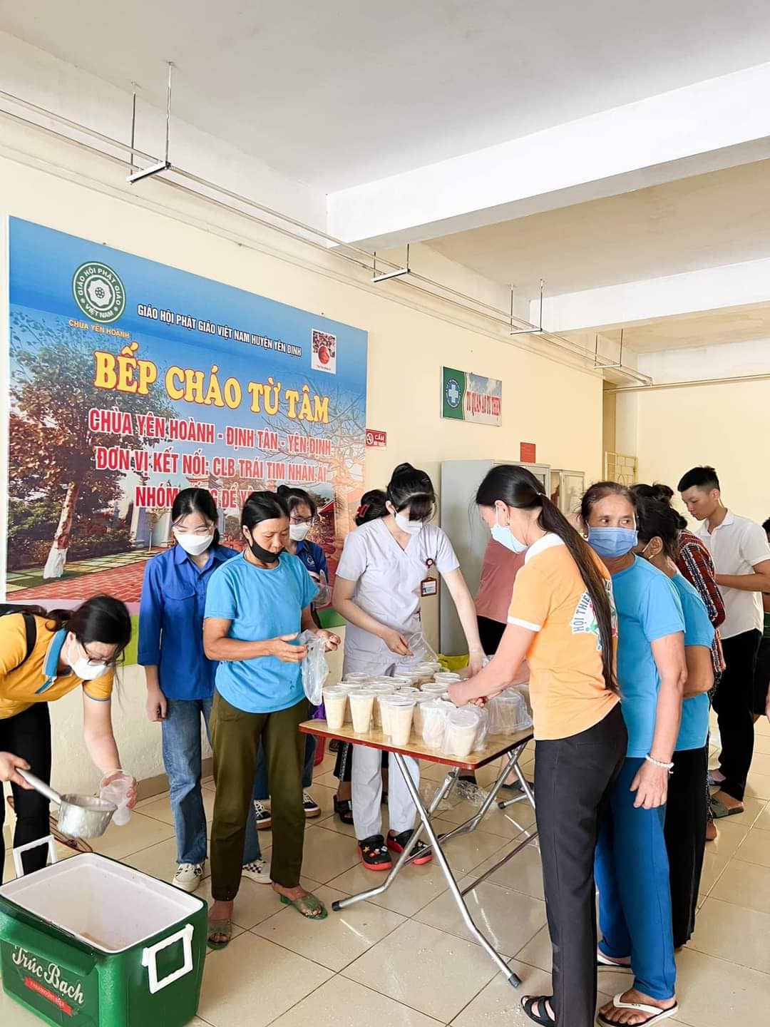 Một số hình ảnh Bệnh viện đa khoa huyện phối hợp với Chùa Yên Hoành tại buổi lễ.