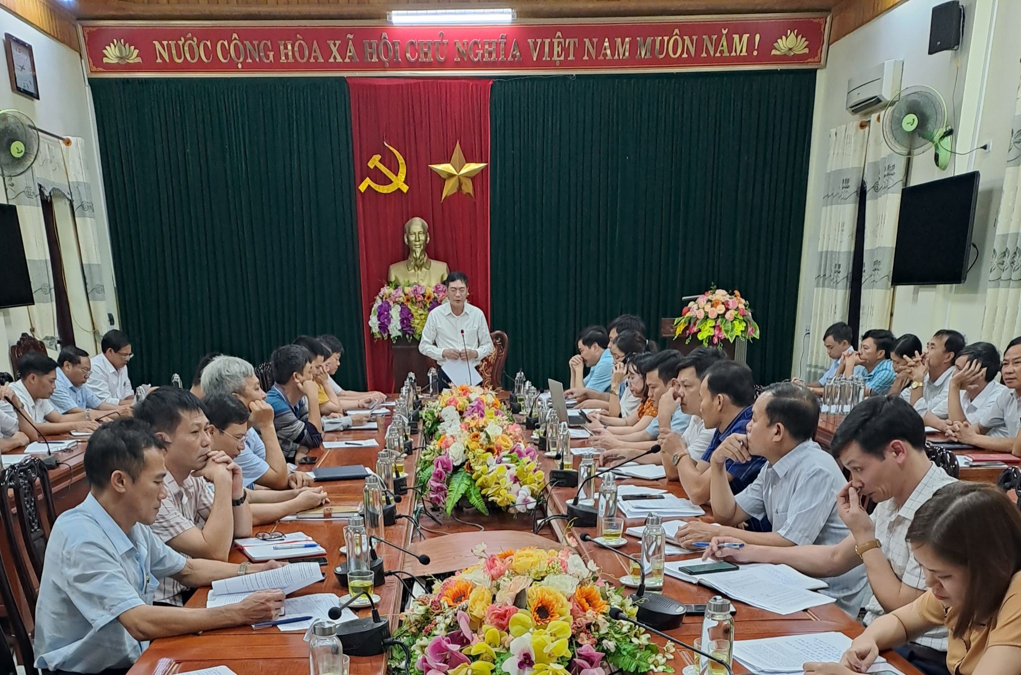 Toàn cảnh hội nghị.