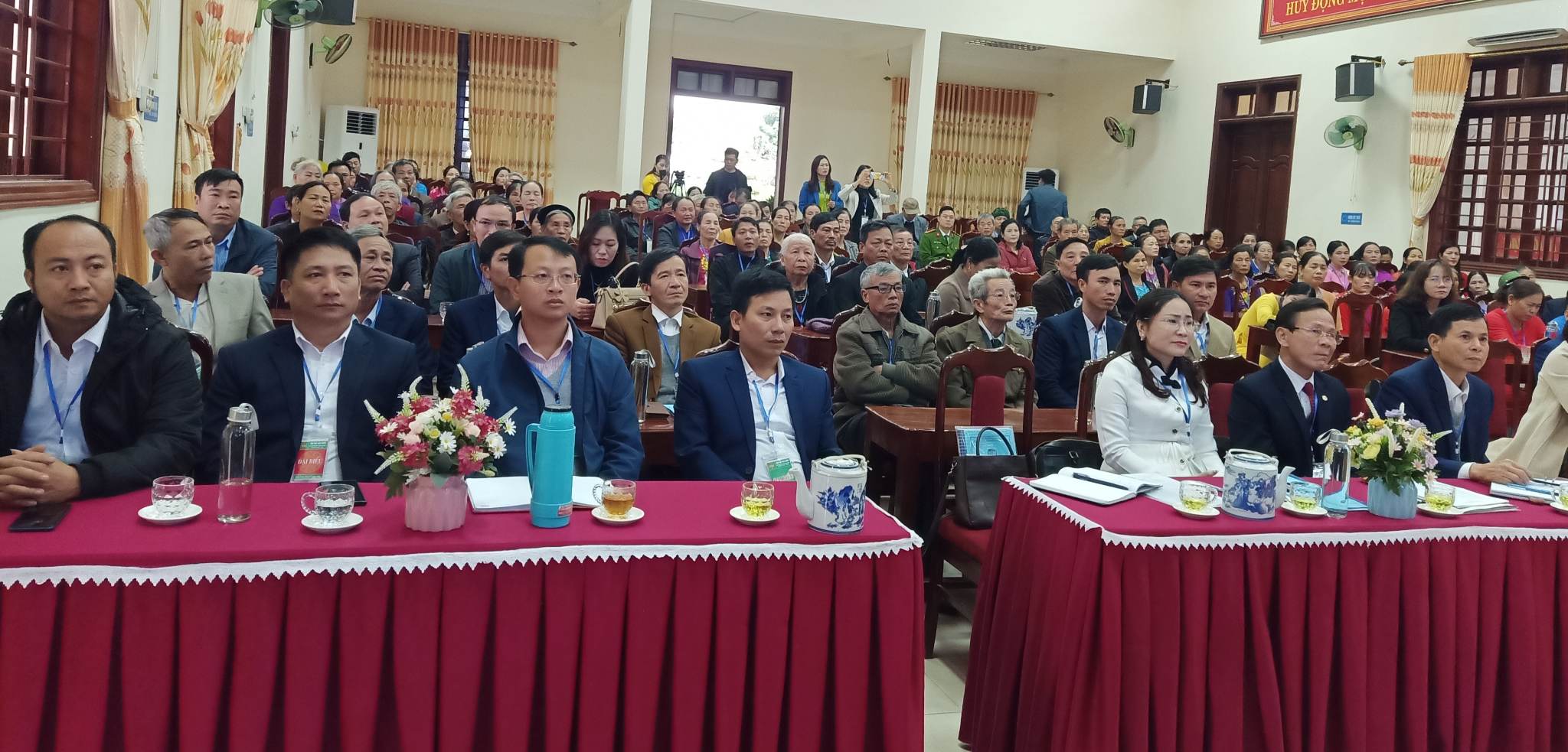 Đại biểu về tham dự đại hội.