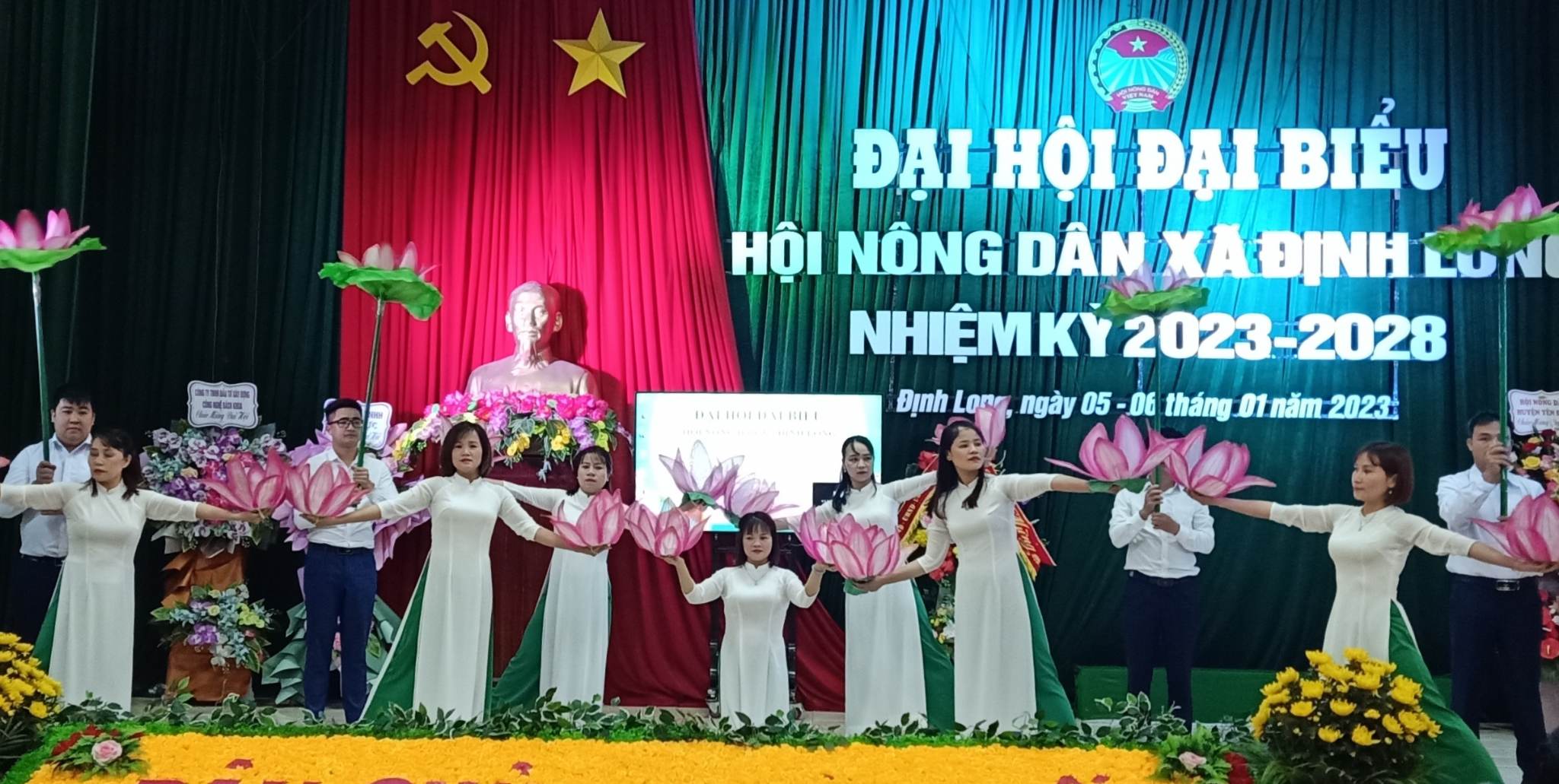 Một số tiết mục văn nghệ tại đại hội.