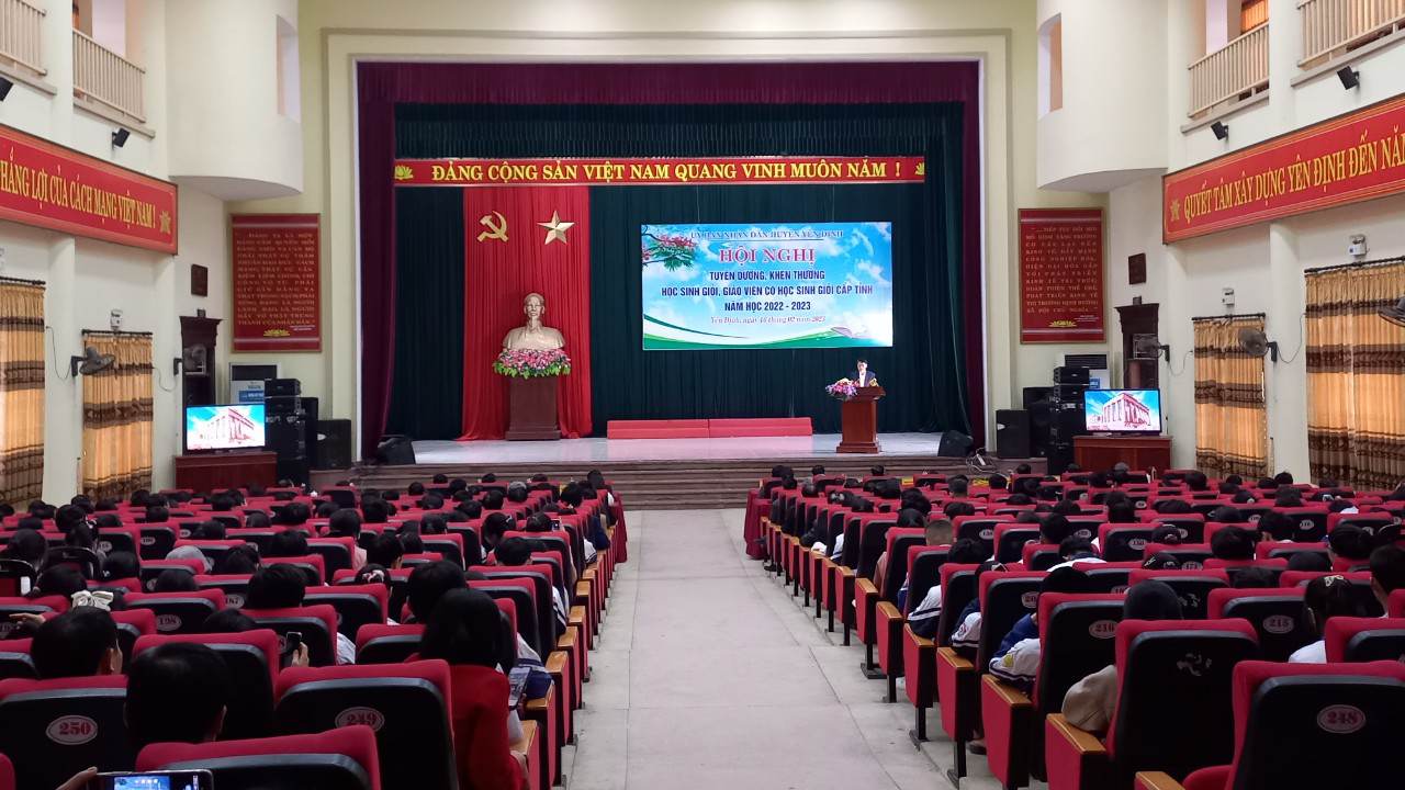 Toàn cảnh hội nghị.