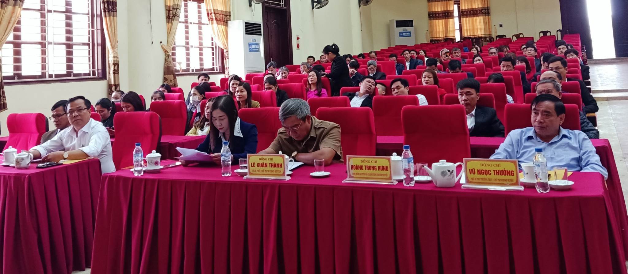 Đại biểu tham dự hội nghị.