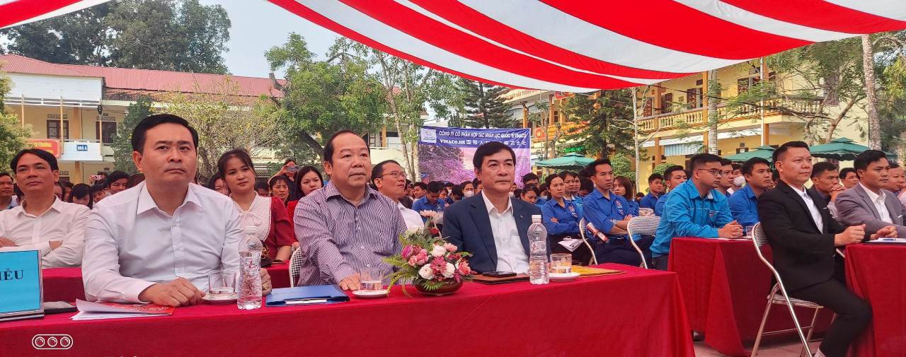 Toàn cảnh đại biểu về tham dự.