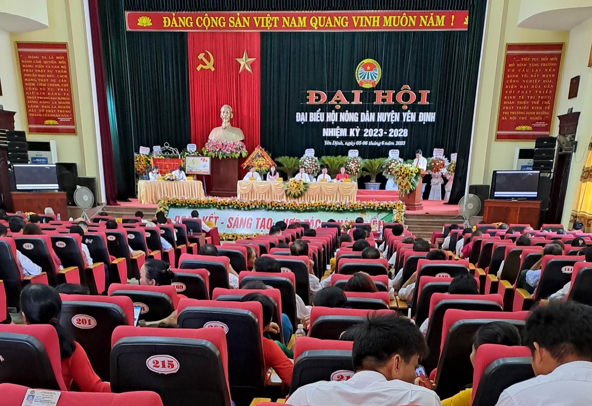 Toàn cảnh Đại hội.