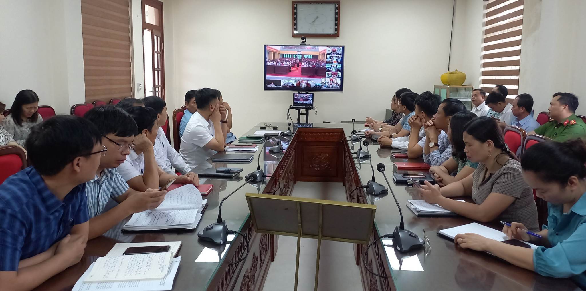 Toàn cảnh hội nghị.