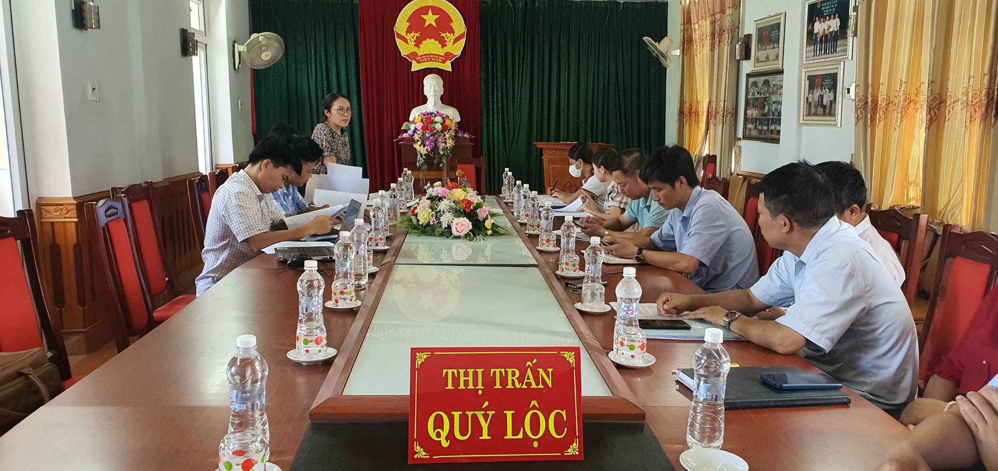 Toàn cảnh buổi làm việc.