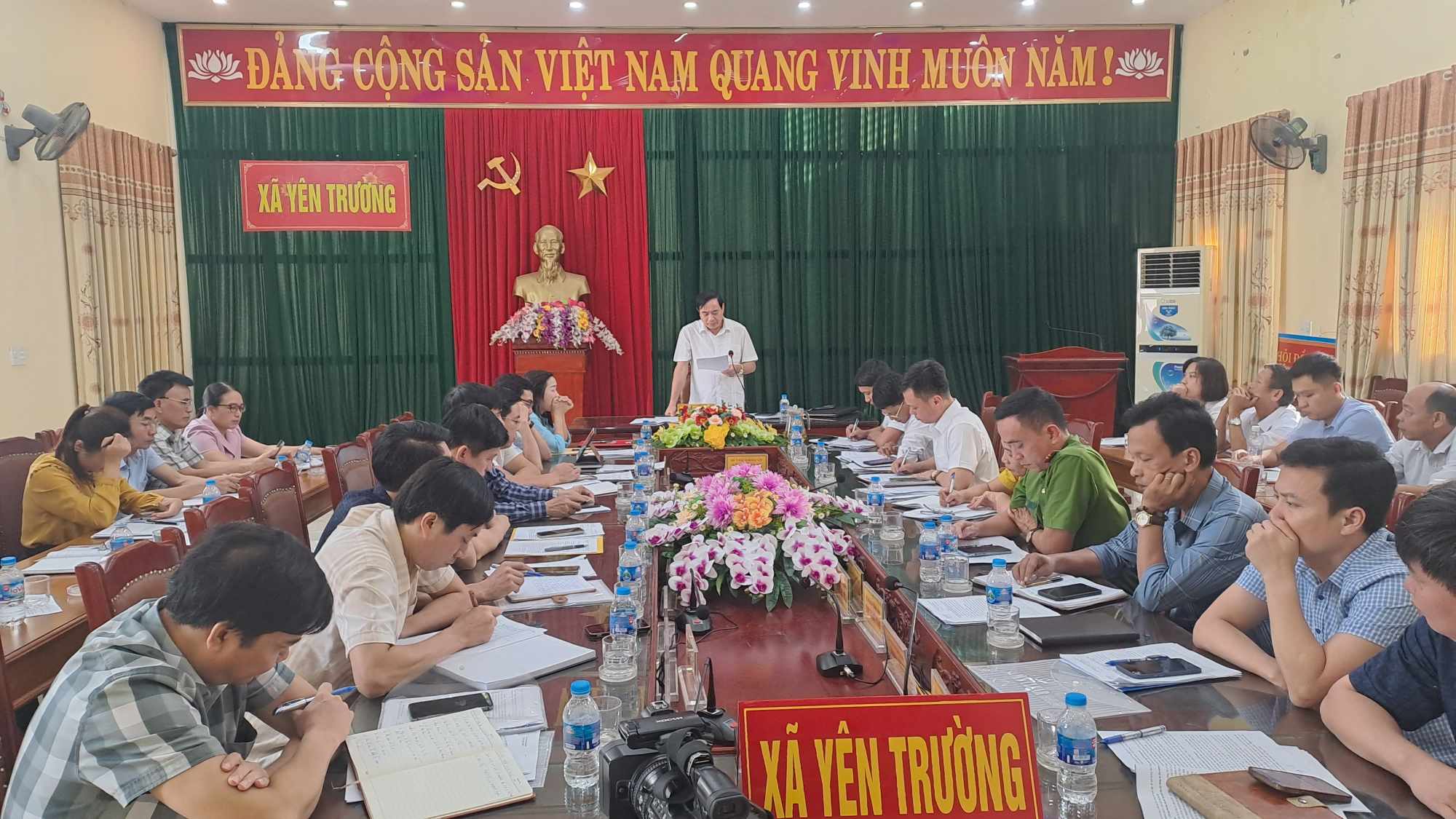 Toàn cảnh buổi làm việc.