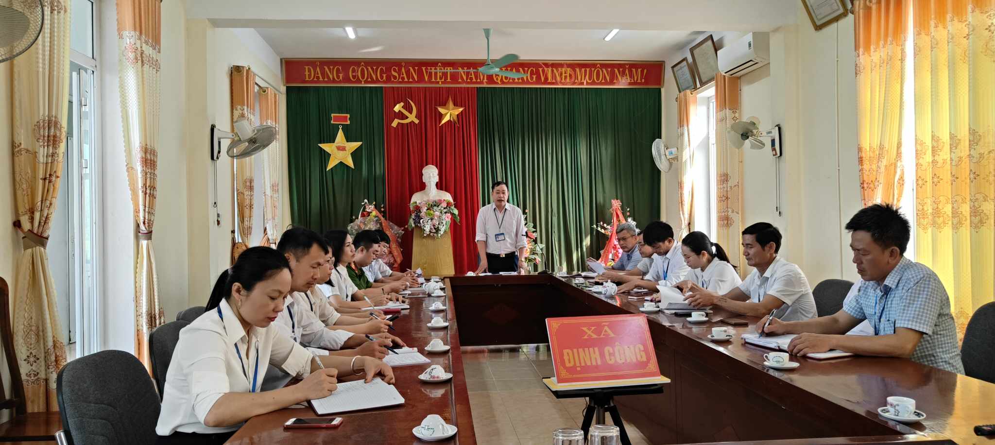 Xã Định Công quyết tâm thi đua thực hiện các tiêu chí NTM nâng cao.