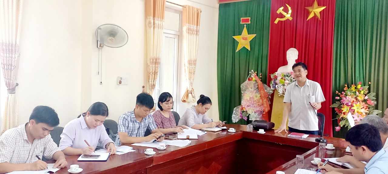 Đại biểu tham dự buổi làm việc.