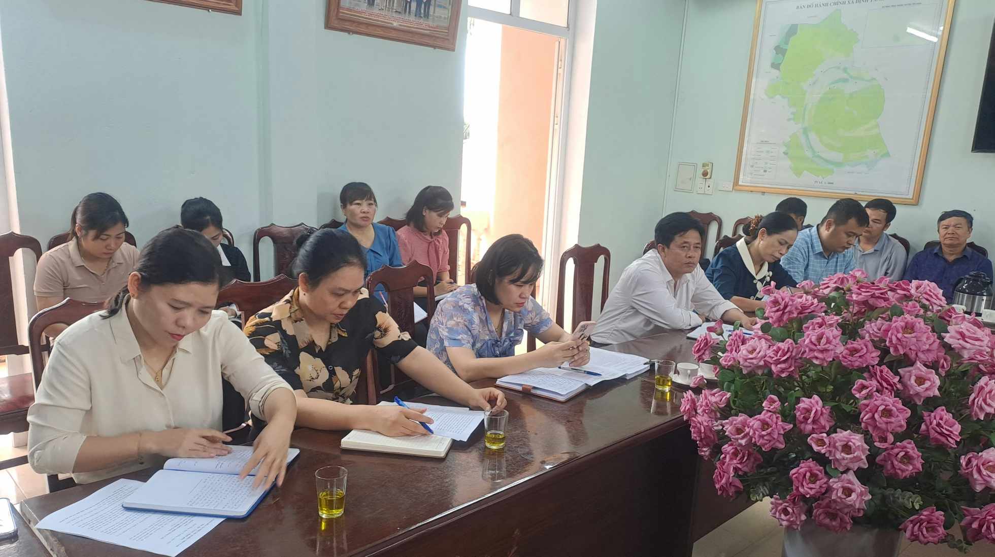 Đại biểu tham dự buổi làm việc.
