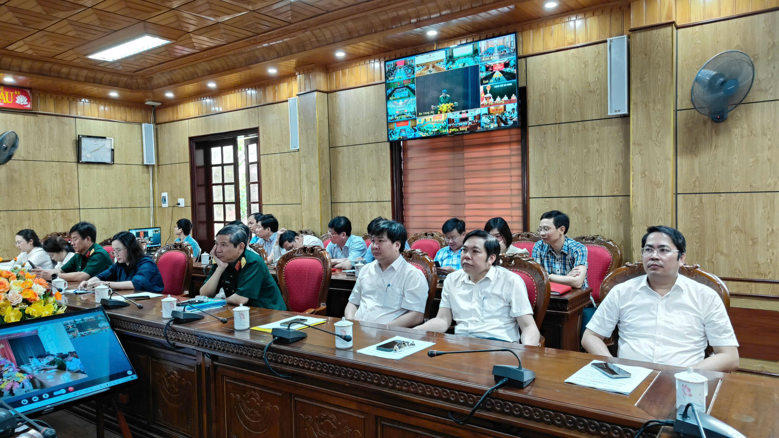 Đại biểu tham dự tại điểm cầu Huyện ủy Yên Định.