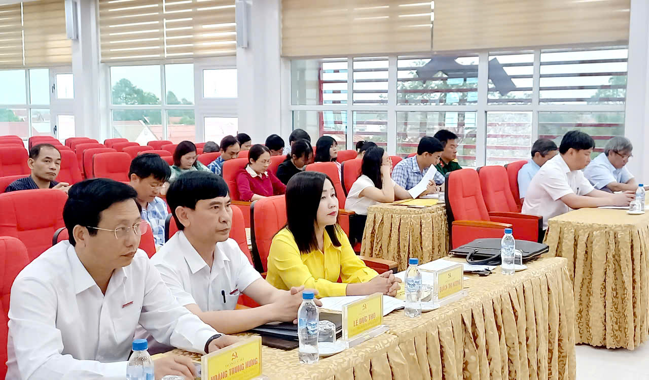 Đại biểu tham dự hội nghị.