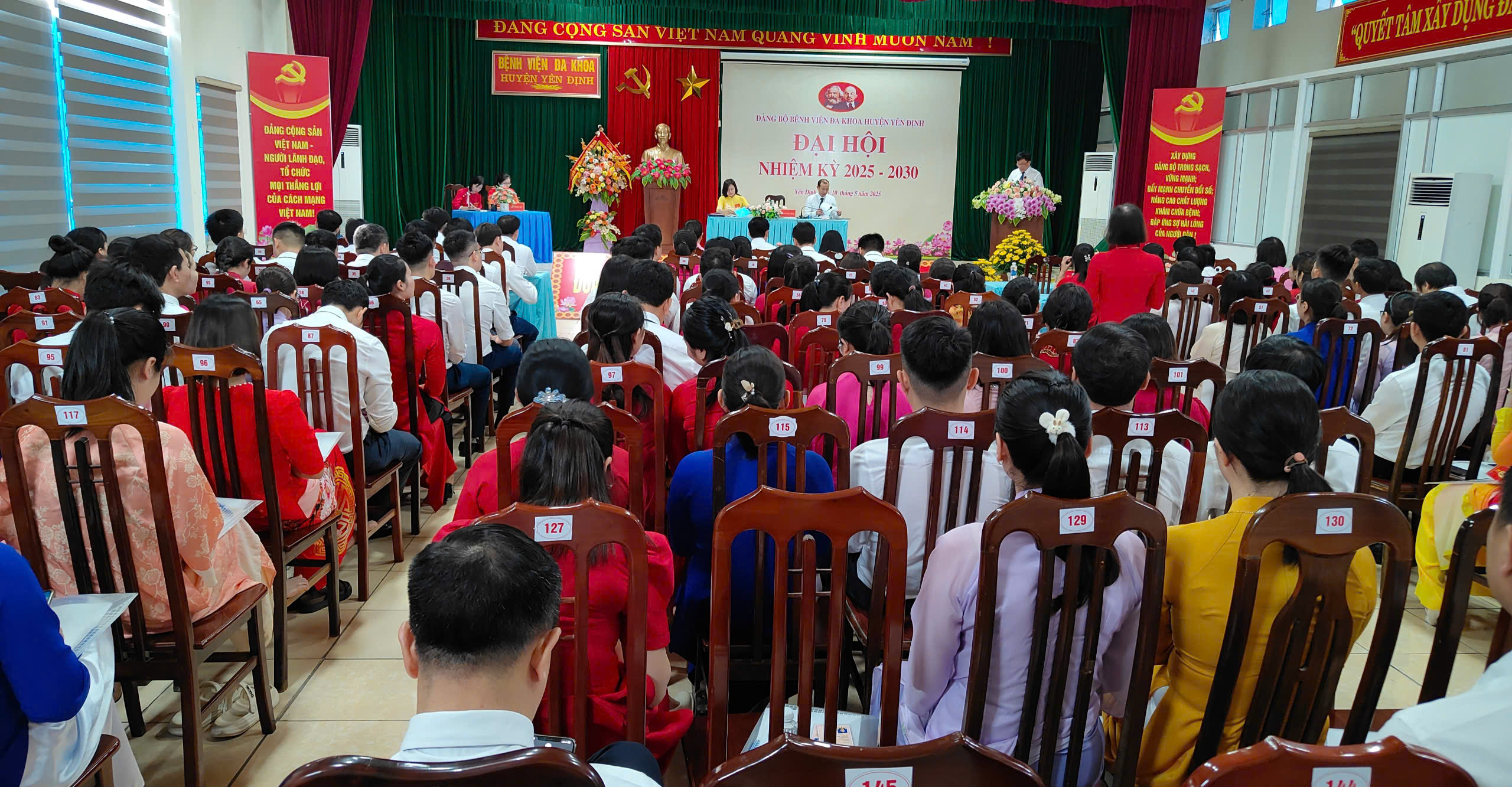 Toàn cảnh Đại hội.
