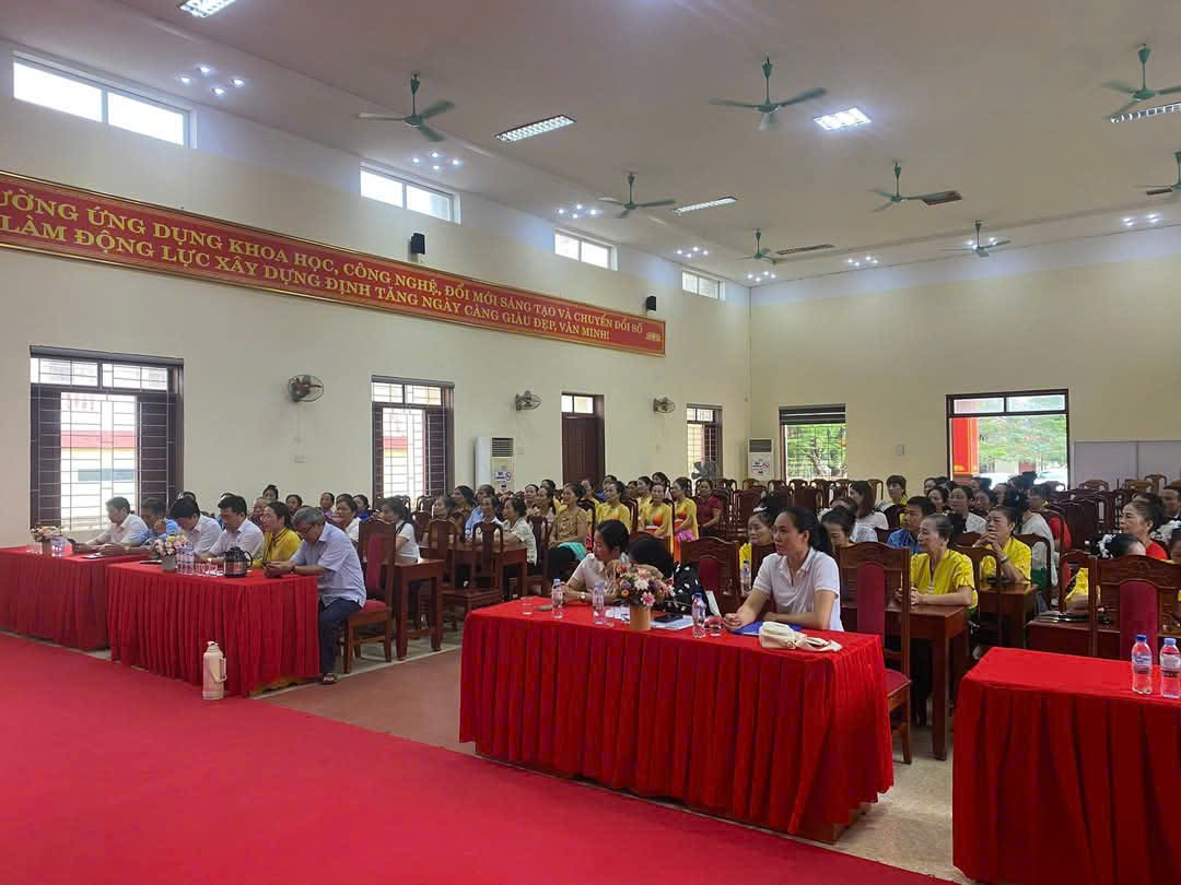 Đại biểu tham dự hội nghị.