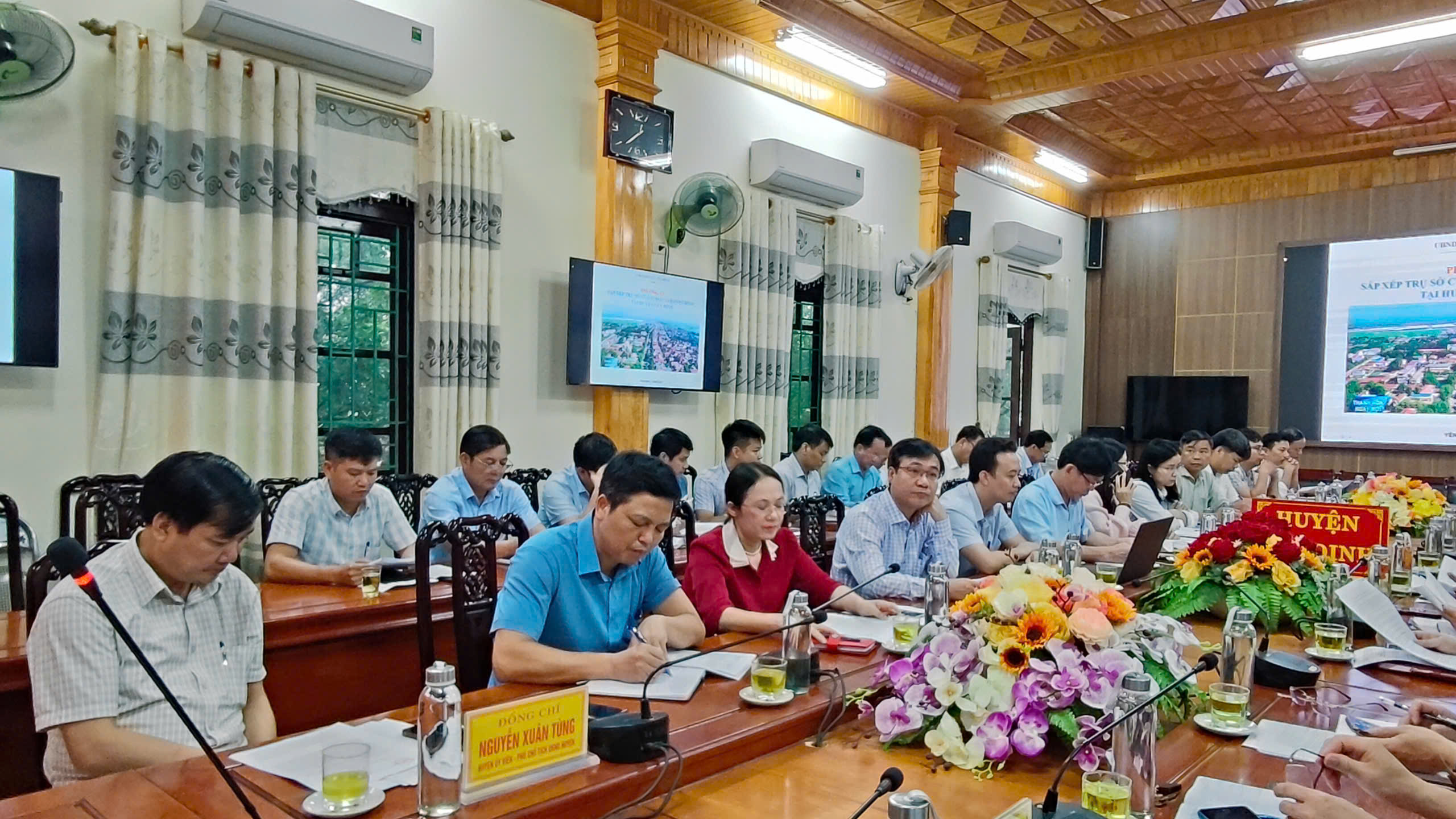 Đại biểu tham dự hội nghị.