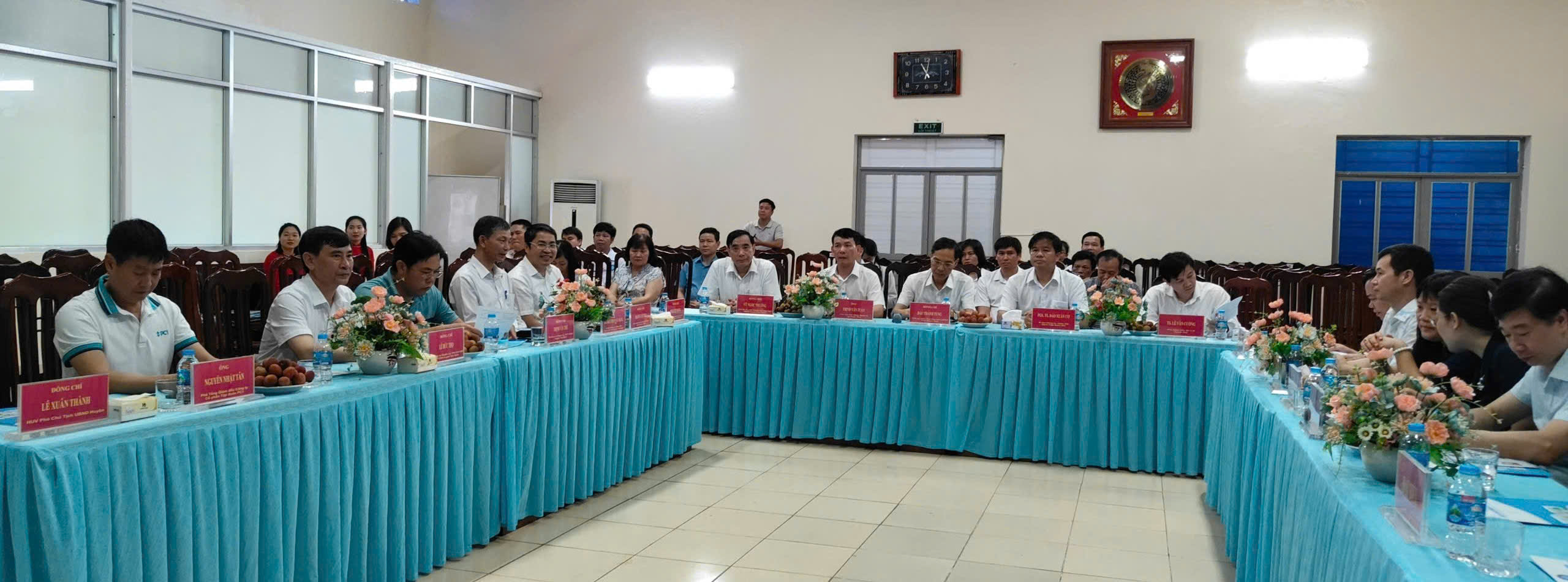 Đại biểu tham dự hội thảo chuyên sâu tại bệnh viện Đa khoa huyện.