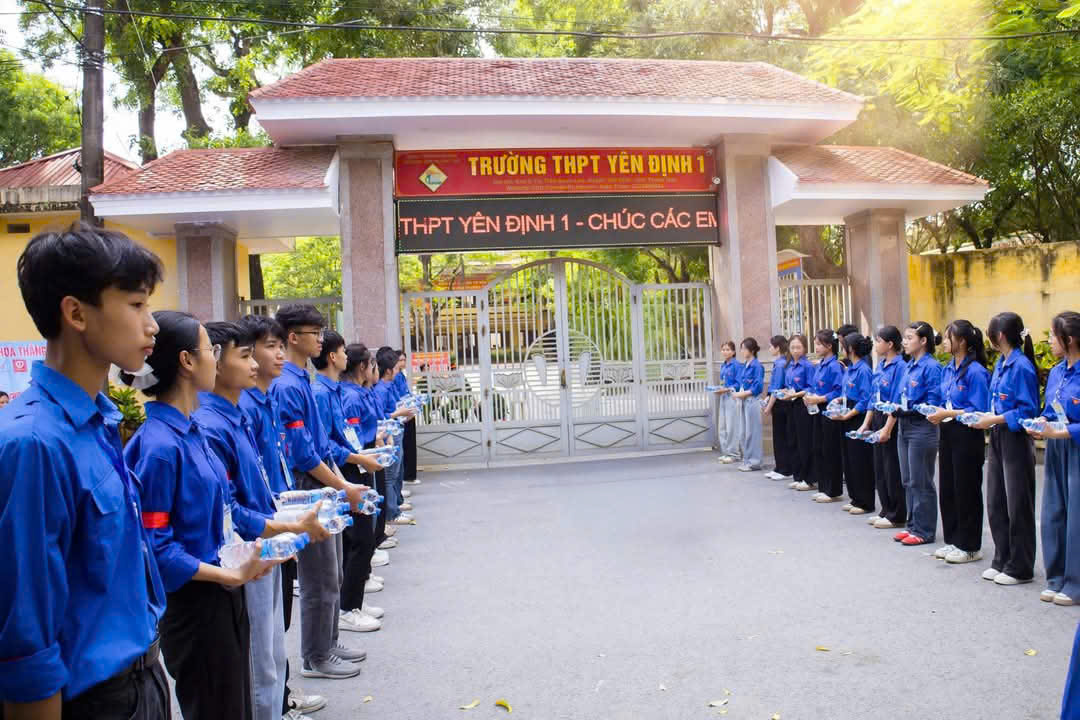 Một số hình ảnh Tuổi trẻ Yên Định xung kích, tình nguyện tiếp sức mùa thi 2025.