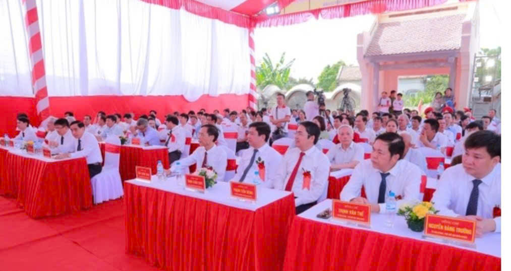 Đại biểu tham dự tại buổi Lễ.