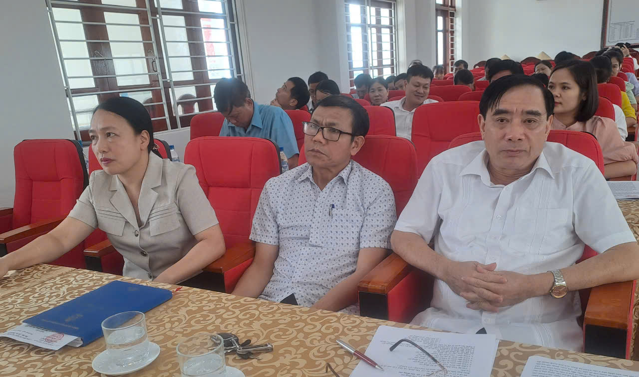 Đại biểu về dự hội nghị
