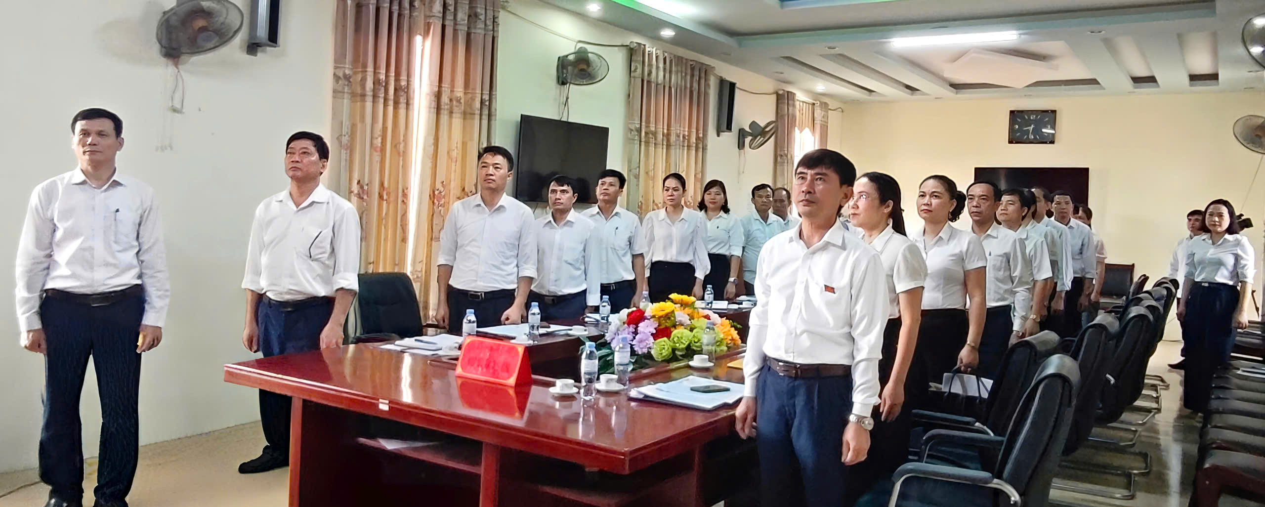 Các đại biểu tham dự diễn tập kỳ họp thứ Mười bốn HĐND xã Định Hòa khóa XXI, nhiệm kỳ 2021 – 2026.