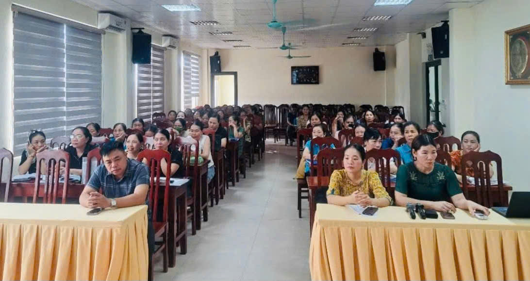 Đại biểu về dự lớp tạp huán dân số