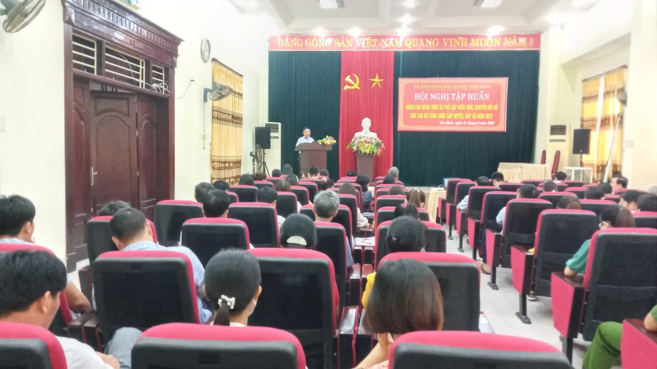 Toàn cảnh hội nghị.
