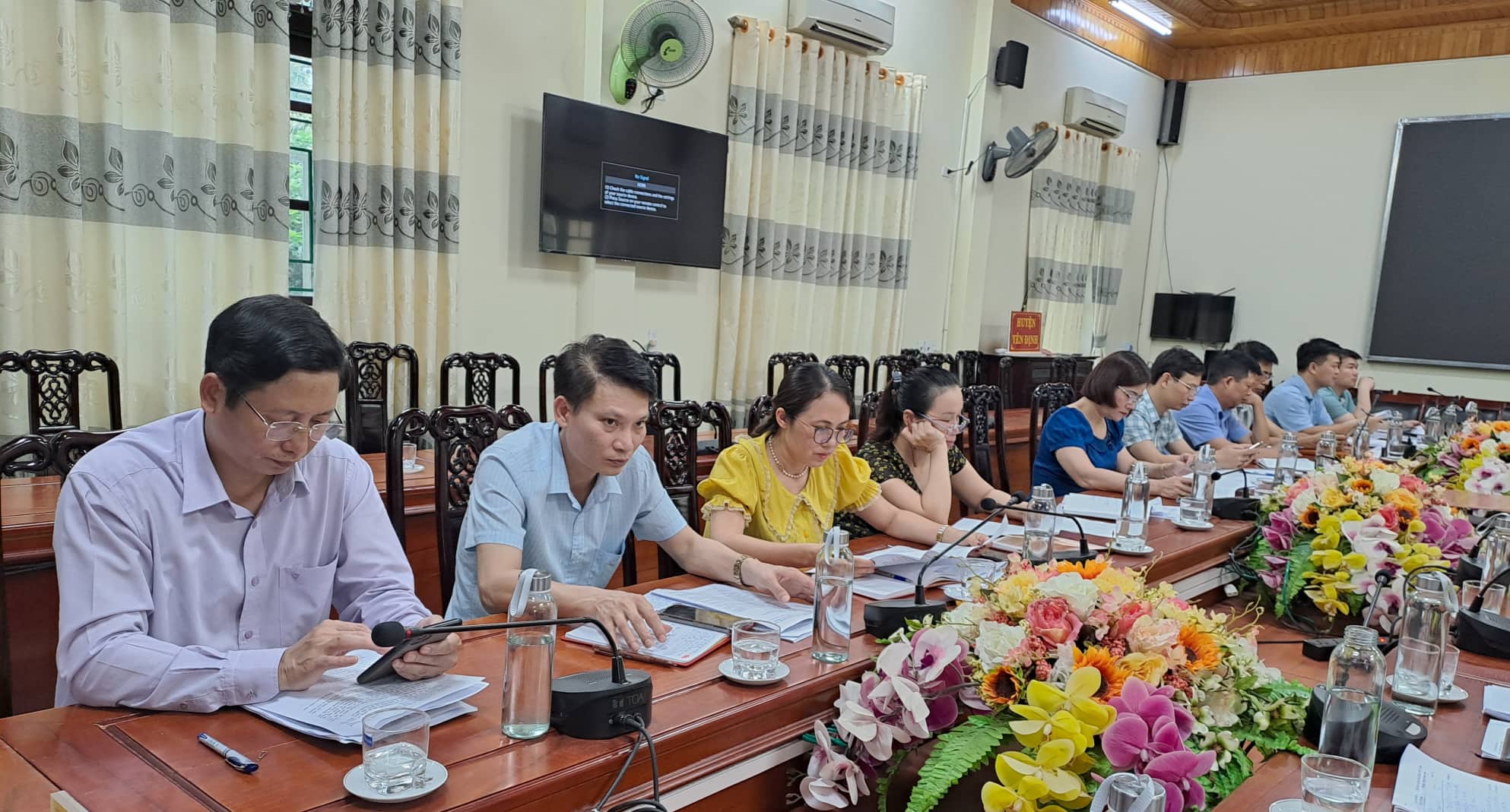 Đại biểu về dự hội nghị.