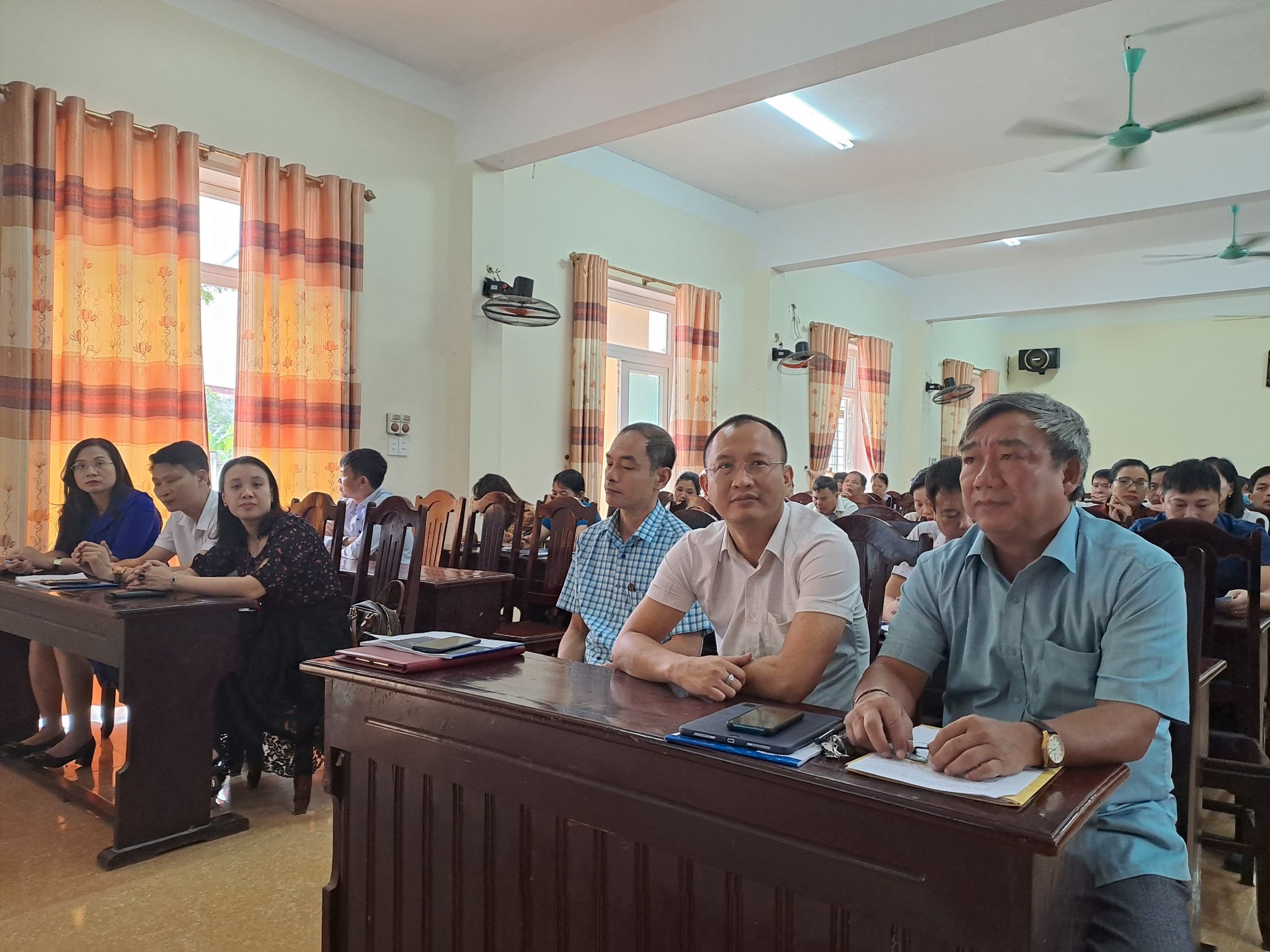 Đại biểu về dự lớp tập huấn.