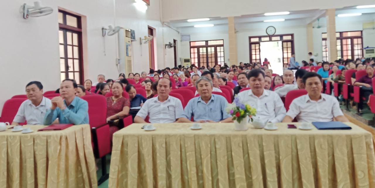 Đại biểu về tham dự buổi lễ