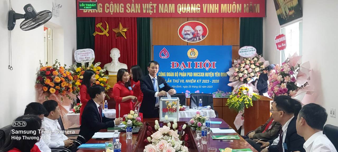 Một số hình ảnh các đại biểu bỏ phiếu bầu BCH khóa mới tại Đại hội