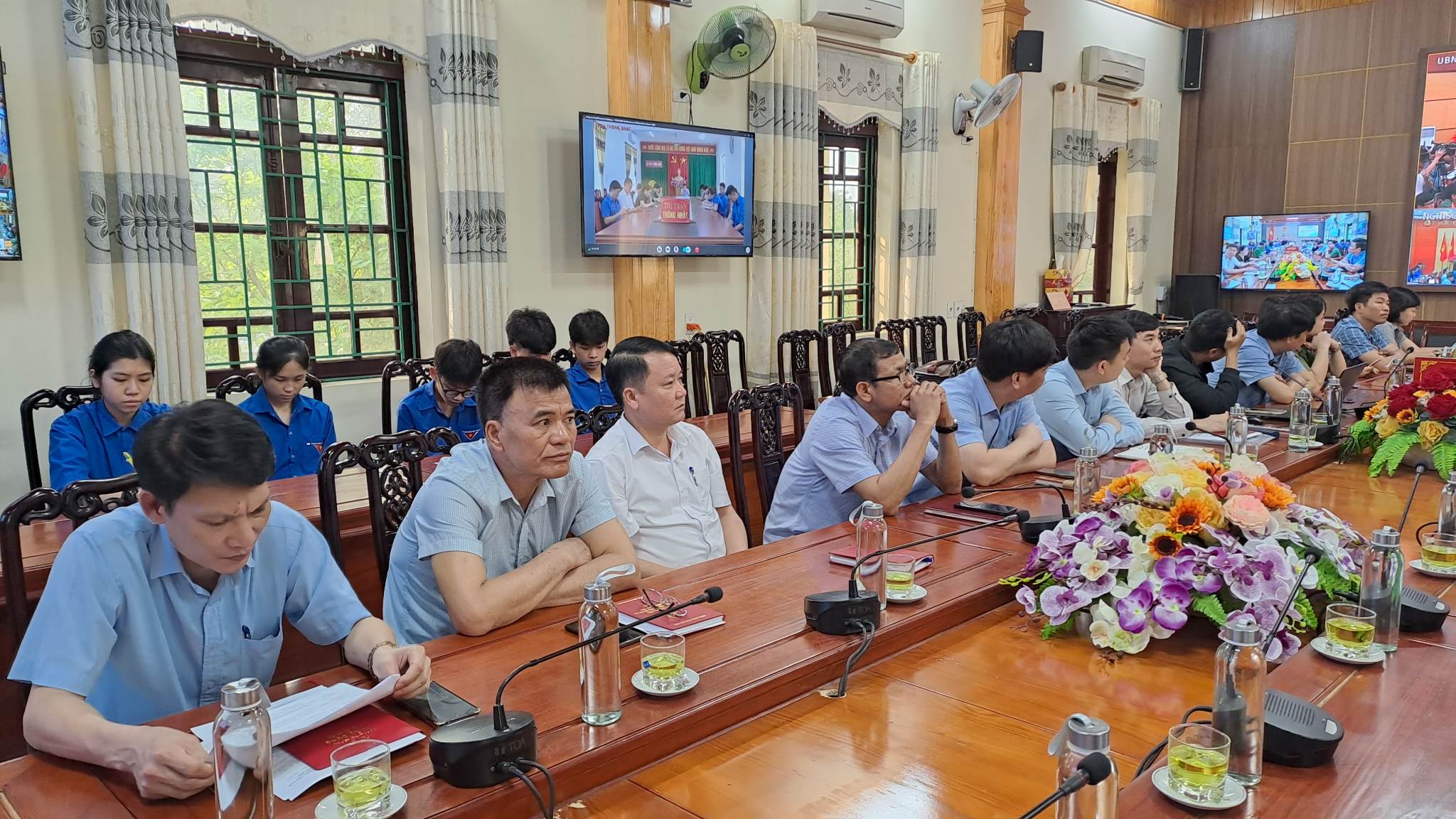 Toàn cảnh đại biểu tham dự hội nghị.