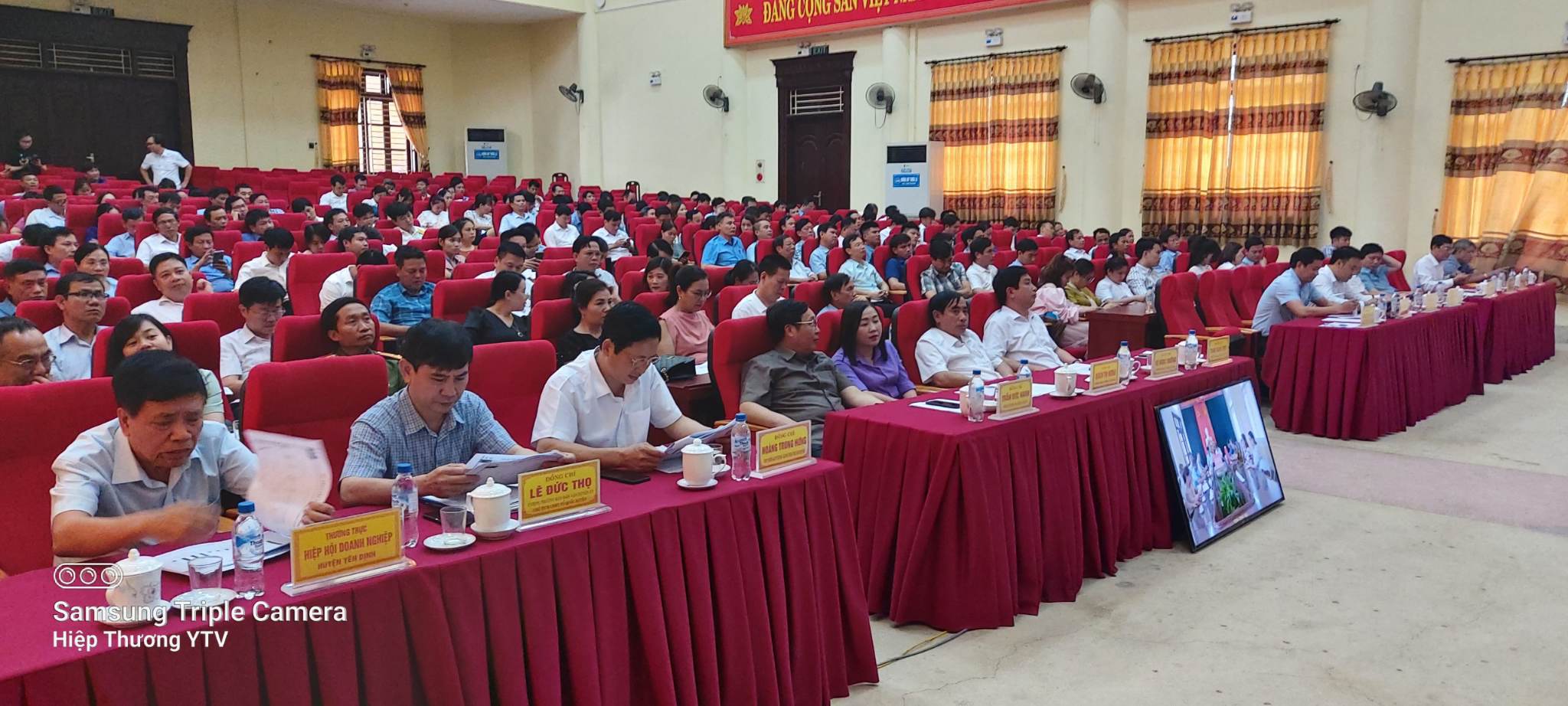 Đại biểu tham dự hội nghị.
