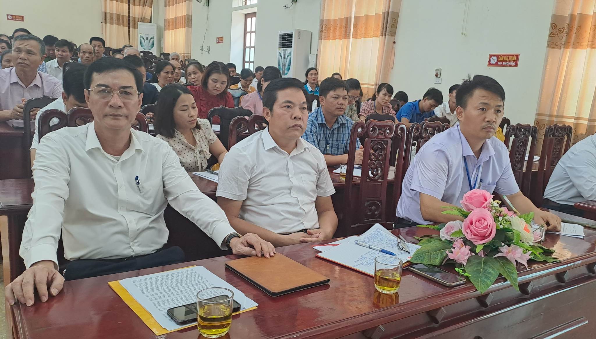 Đại biểu tham dự hội nghị.