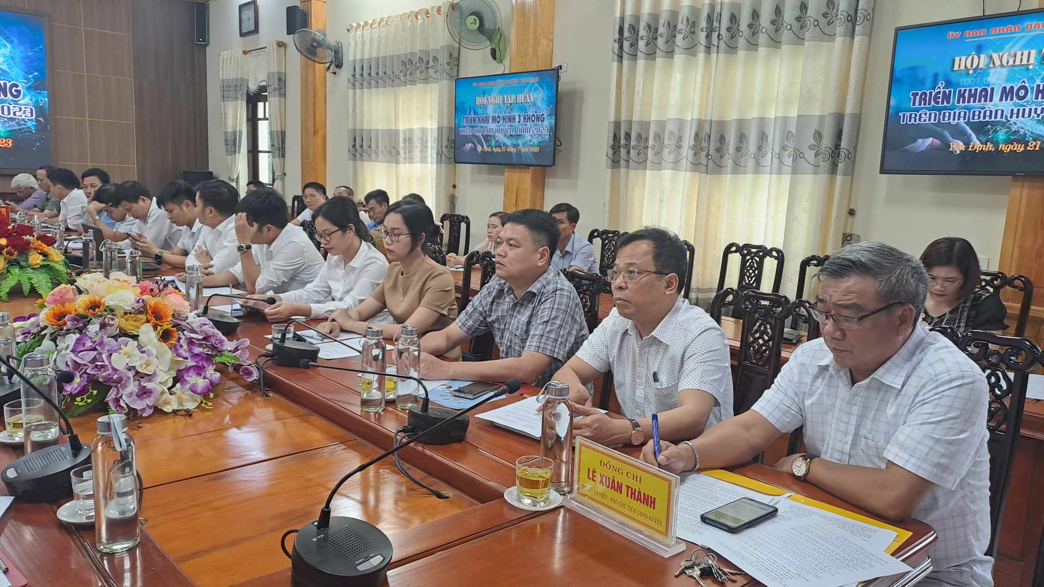 Đại biểu tham dự hội nghị.