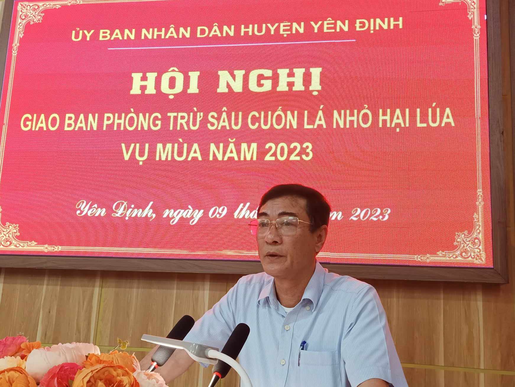 Đồng chí Nguyễn Văn Bình - Ủy viên ban thường vụ huyện ủy, Phó chủ tịch UBND huyện khai mạc hội nghị.