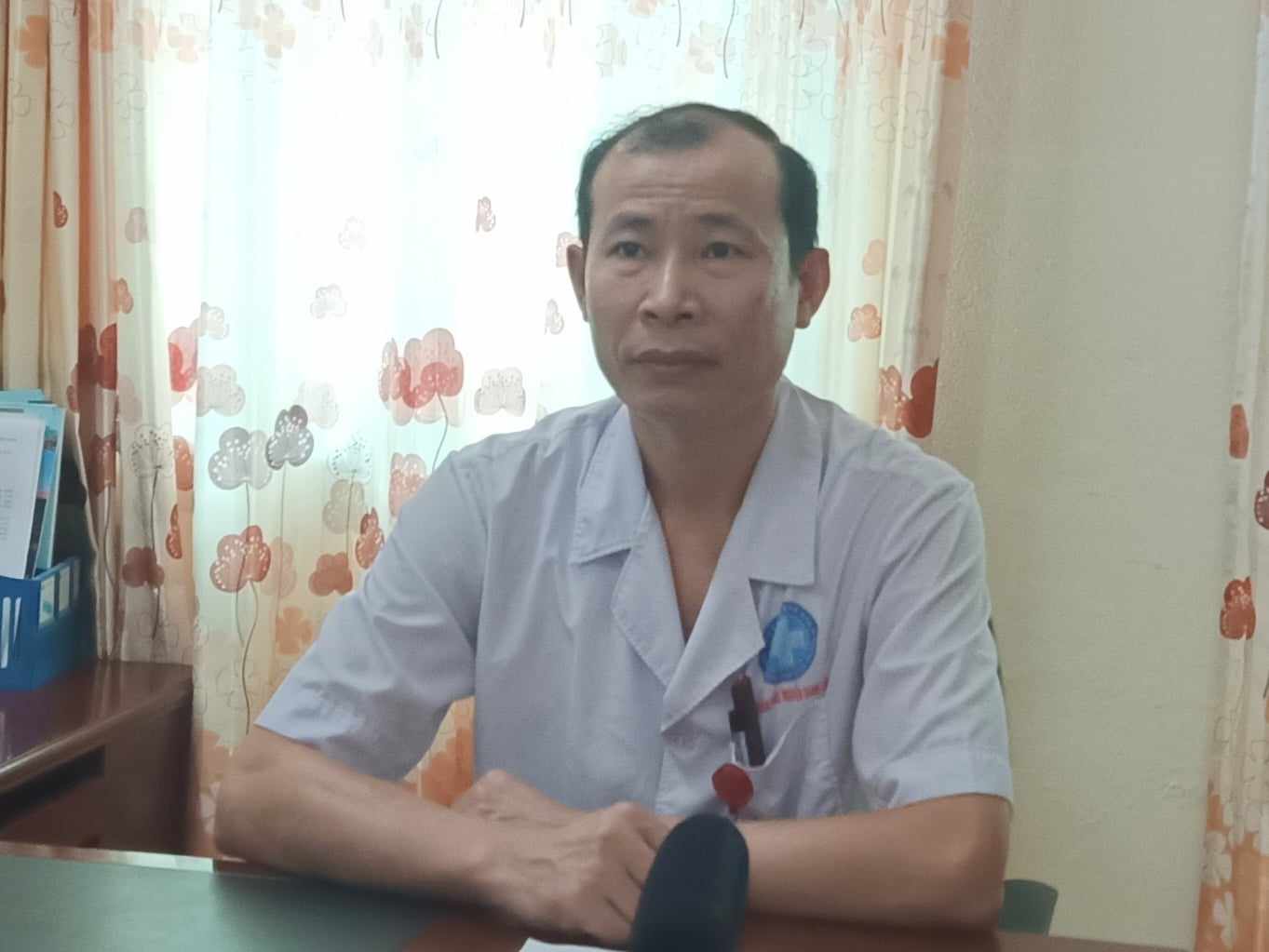 Bác sĩ Chuyên khoa II Nguyễn Danh Lâm - Phó Giám Đốc bệnh viện Đa khoa huyện.