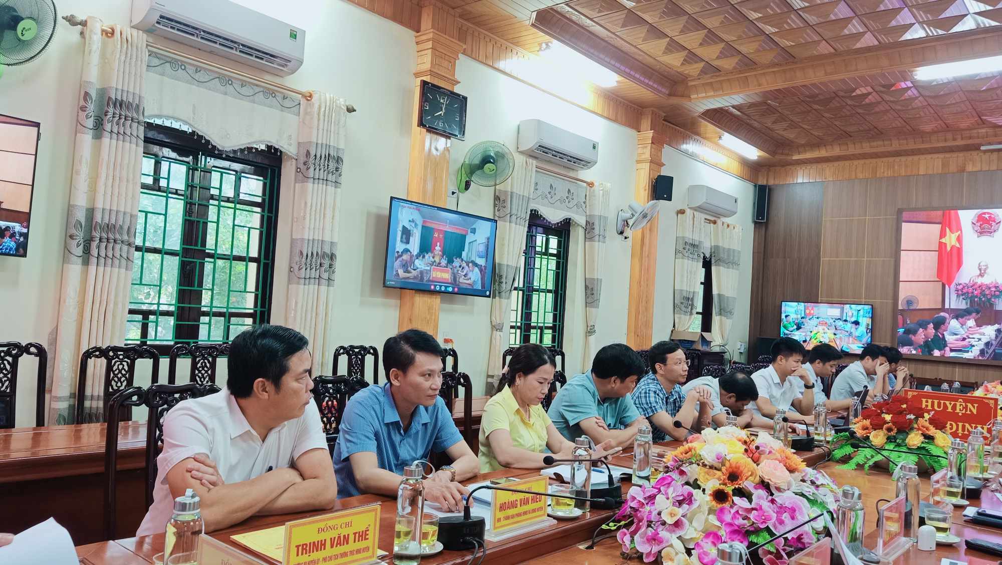 Đại biểu tham dự tại điểm cầu huyện Yên Định.