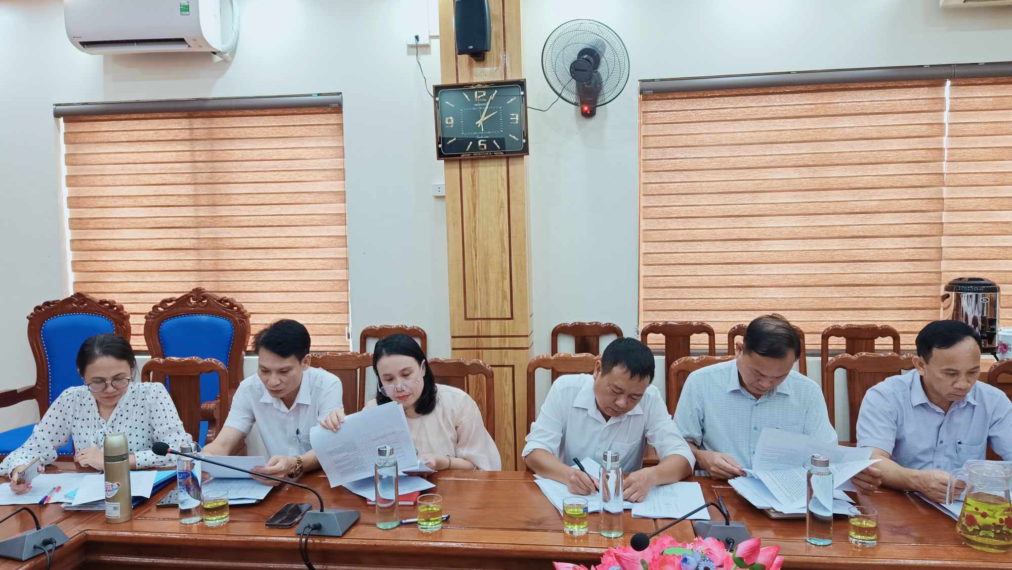 Đại biểu tham dự hội nghị.