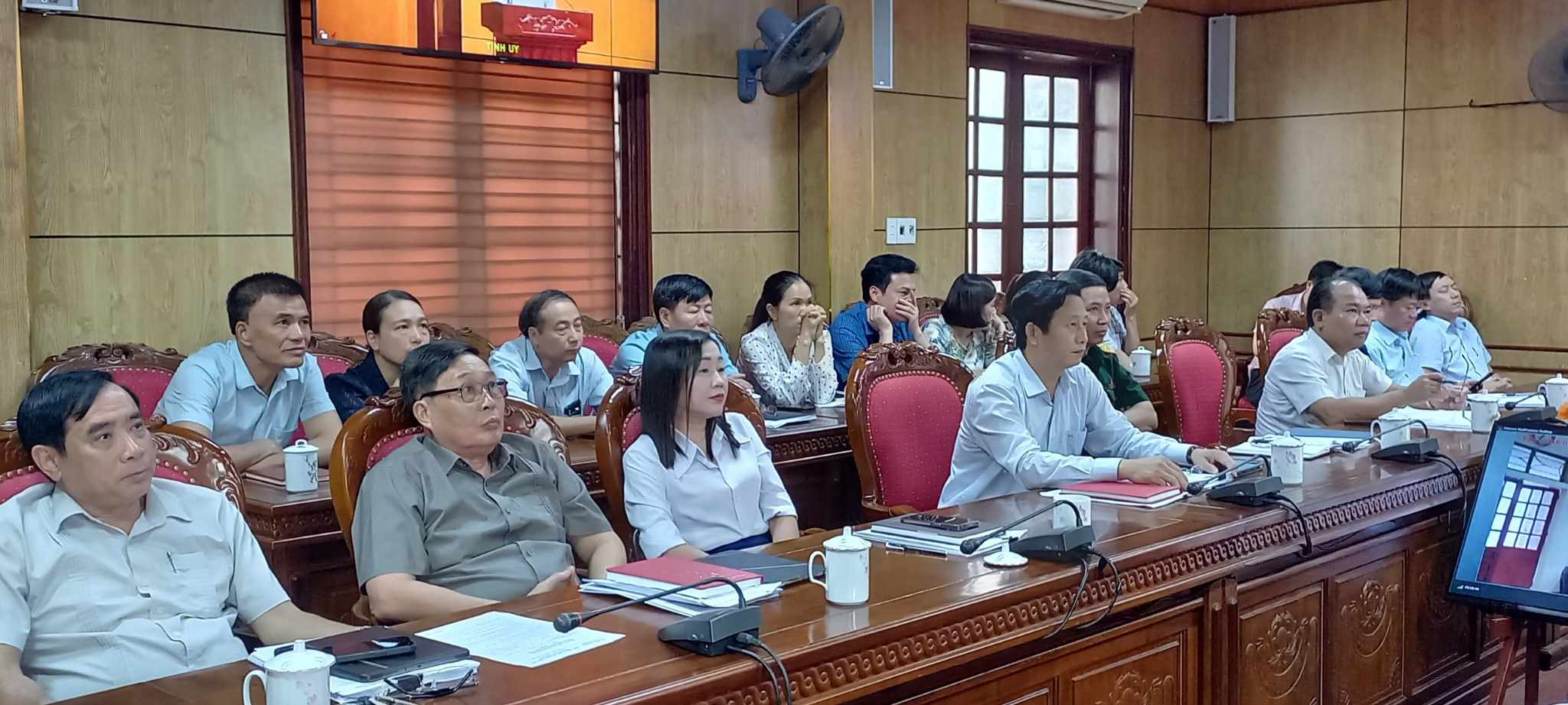 Toàn cảnh đại biểu tham dự hội nghị.