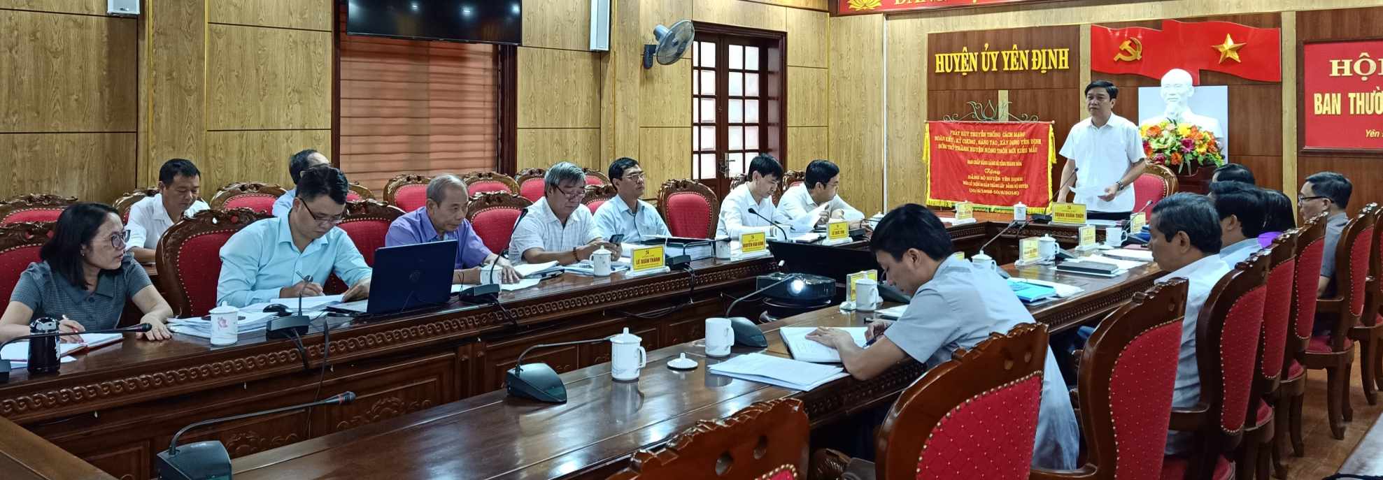 Toàn cảnh hội nghị.