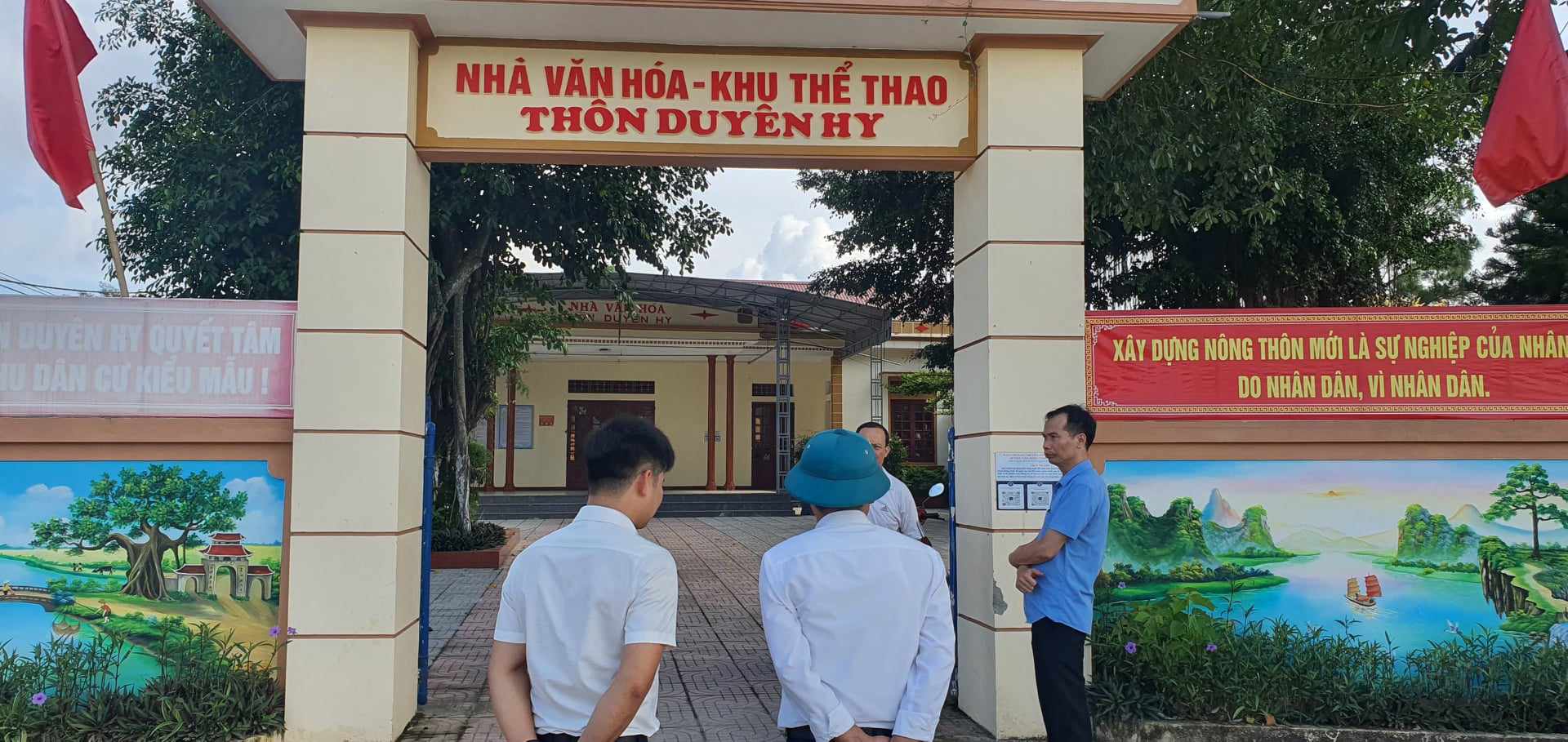 Ban chỉ đạo CĐS huyện thăm mô hình CĐS thôn Duyên Hy, xã Định Hưng.