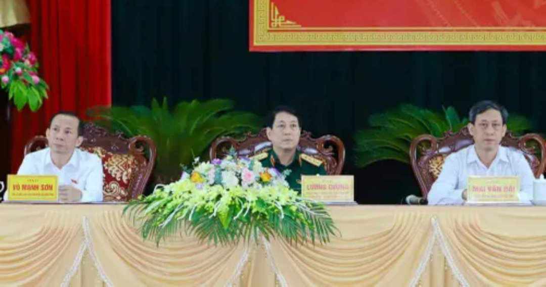 Các ĐBQH gồm: Đại tướng Lương Cường, Ủy viên Bộ Chính trị, Chủ nhiệm Tổng cục Chính trị QĐND Việt Nam; Mai Văn Hải, Phó Trưởng Đoàn ĐBQH tỉnh; Võ Mạnh Sơn, Chủ tịch Liên đoàn Lao động tỉnh đã tiếp xúc cử tri huyện Yên Định, trước Kỳ họp thứ 6, Quốc hội khóa XV.