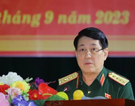 Đại tướng Lương Cường phát biểu tại hội nghị tiếp xúc cử tri huyện Yên Định.