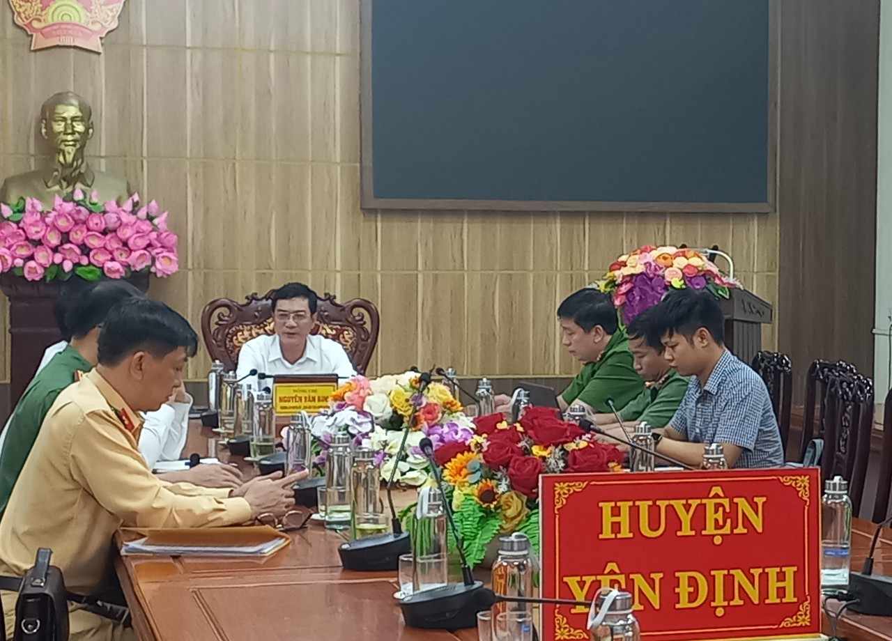 Toàn cảnh hội nghị.