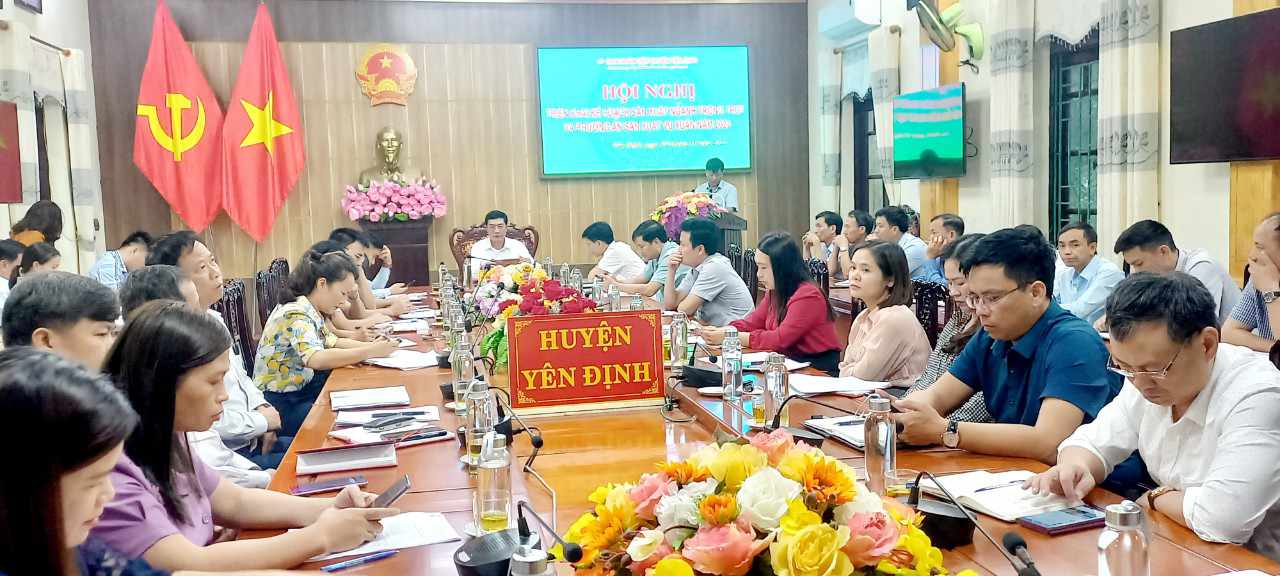 Toàn cảnh hội nghị.