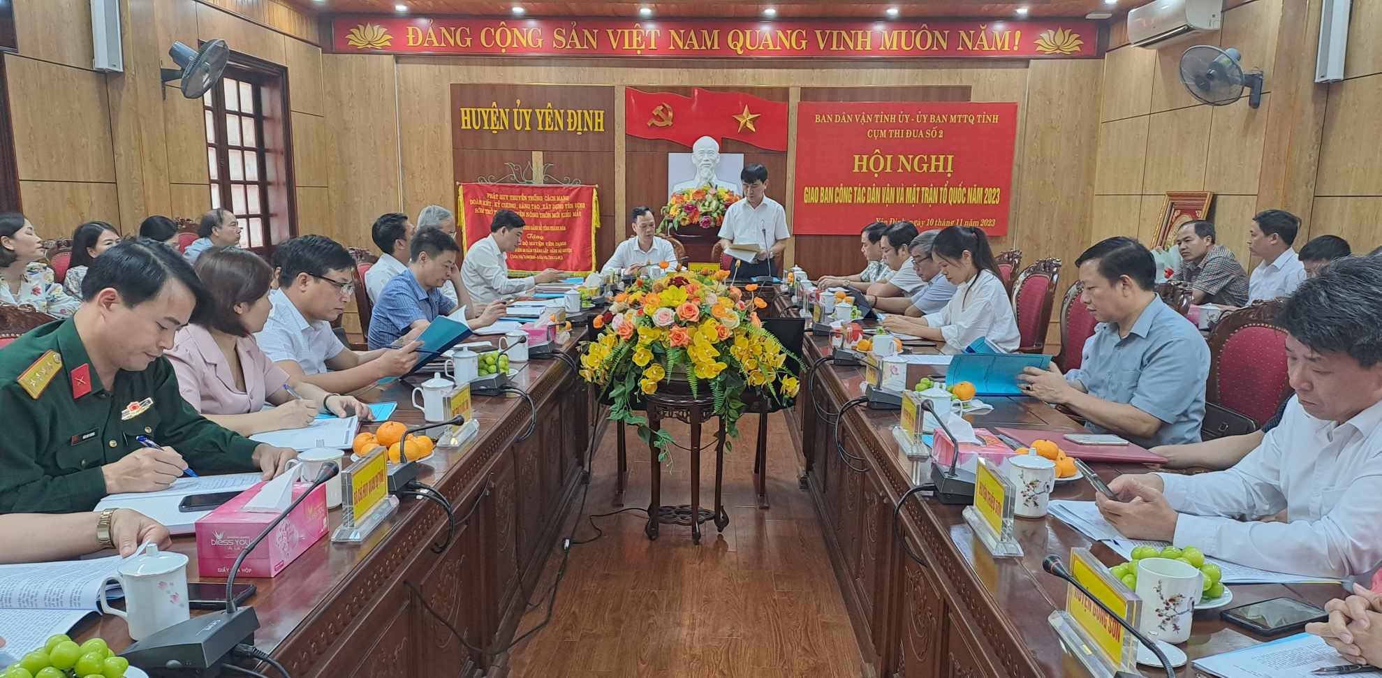 Toàn cảnh hội nghị.