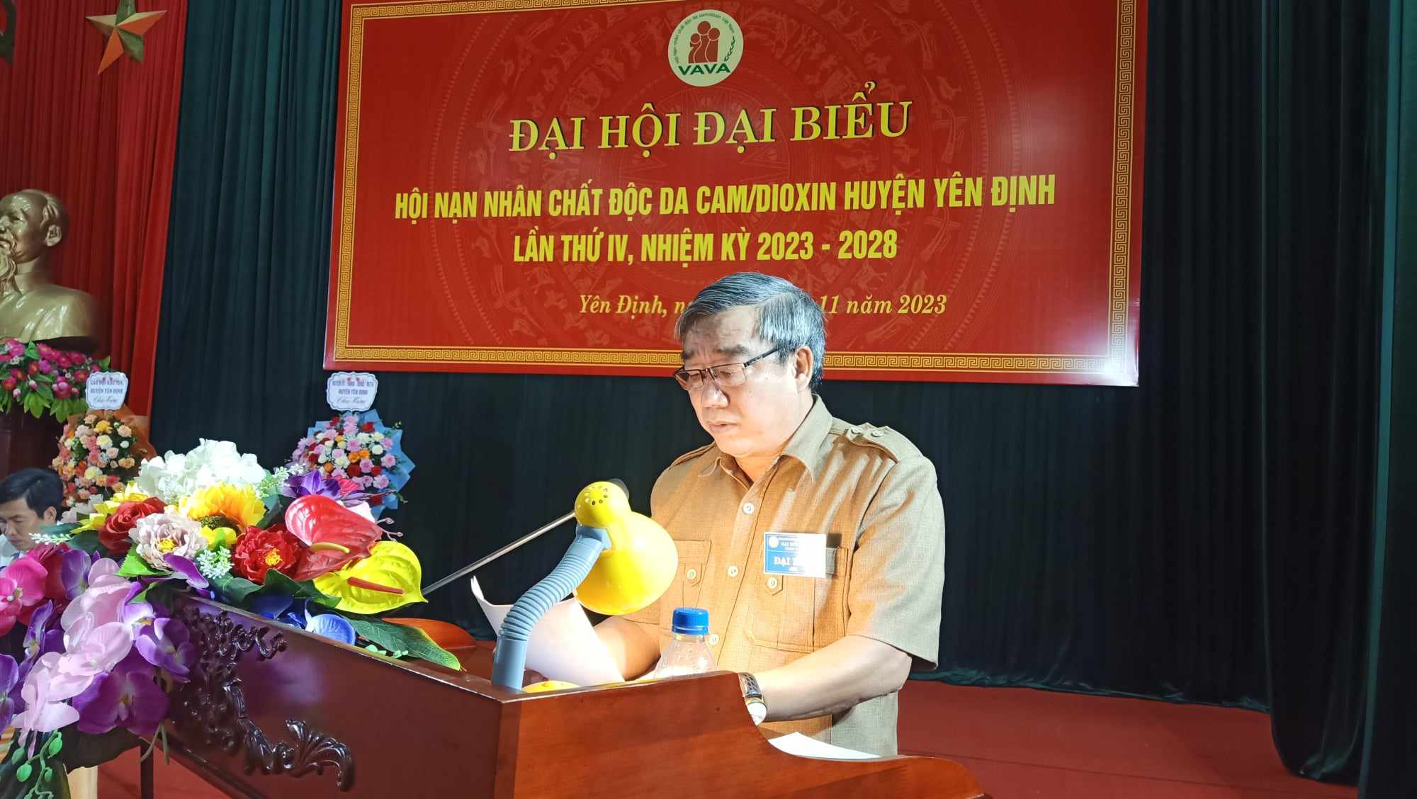 Đồng chí Lê Xuân Thành, Phó Chủ tịch UBND huyện , phát biểu tại Đại hội.
